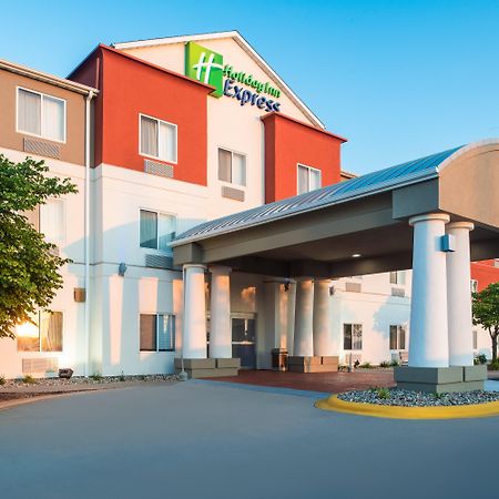 Holiday Inn Express Hotel & Suites Burlington By Ihg Kültér fotó