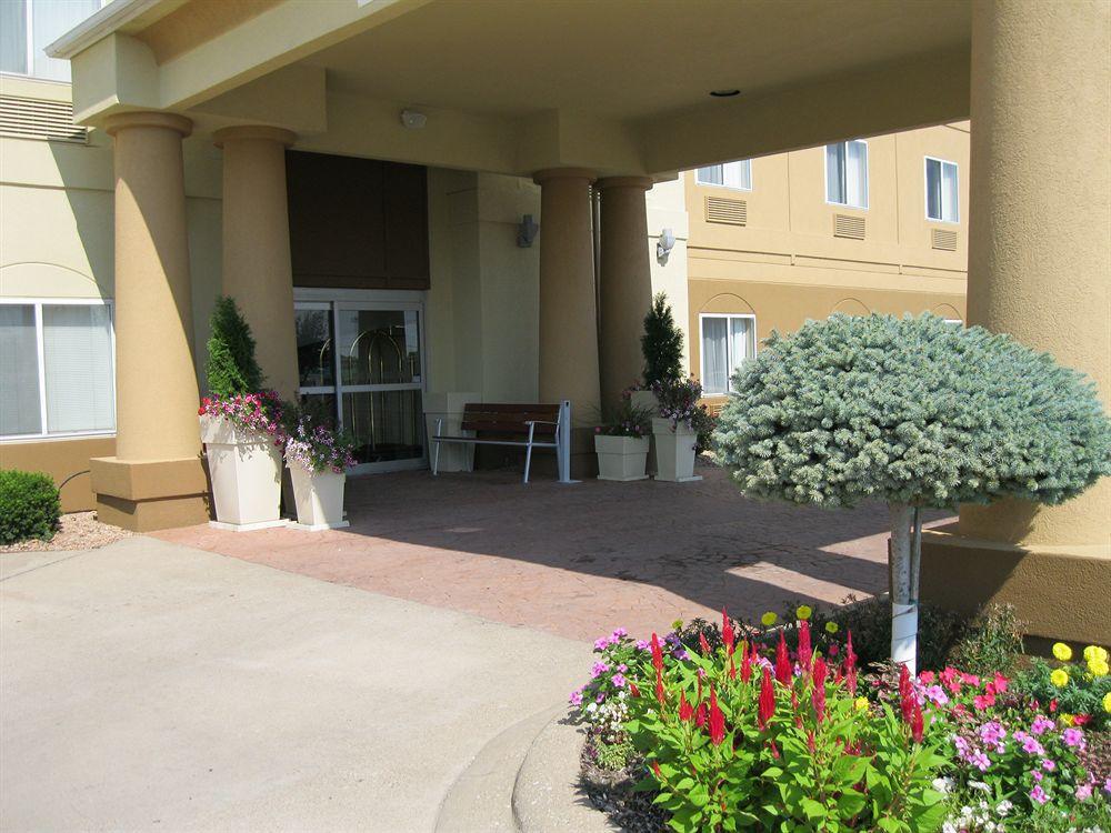 Holiday Inn Express Hotel & Suites Burlington By Ihg Kültér fotó