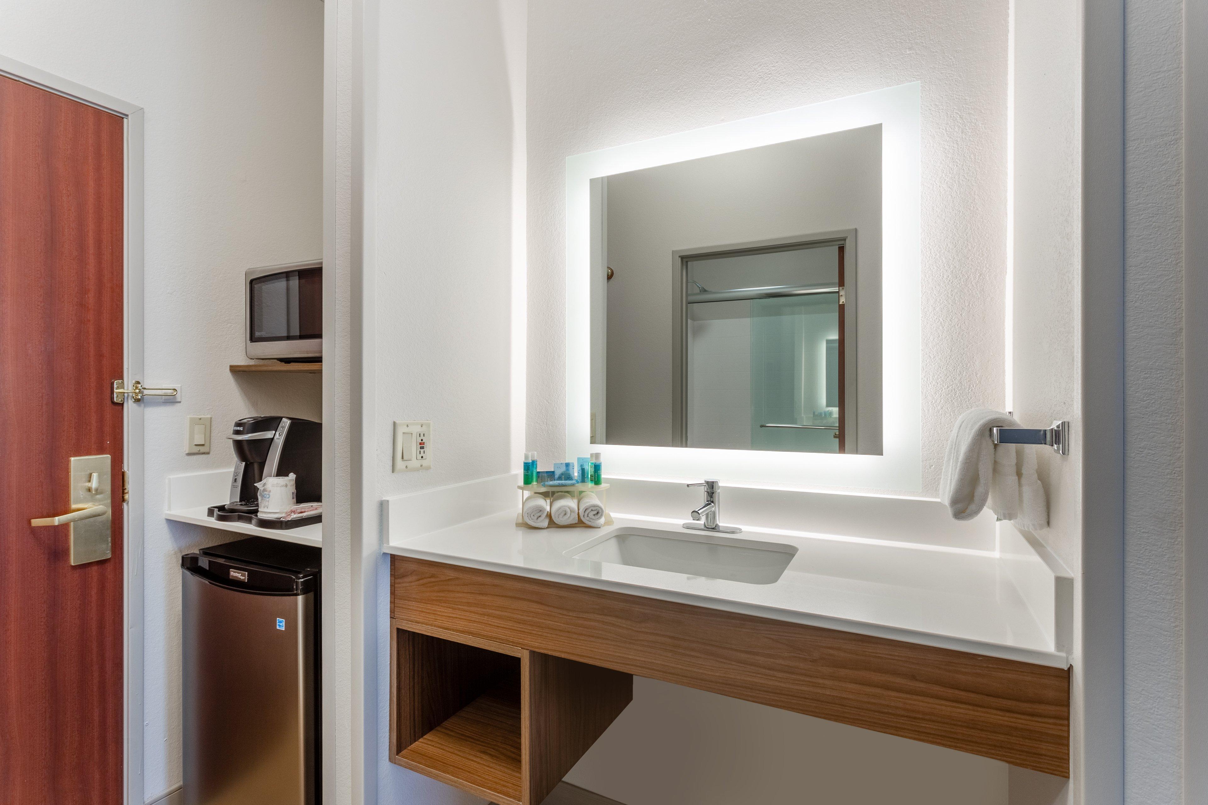 Holiday Inn Express Hotel & Suites Burlington By Ihg Kültér fotó
