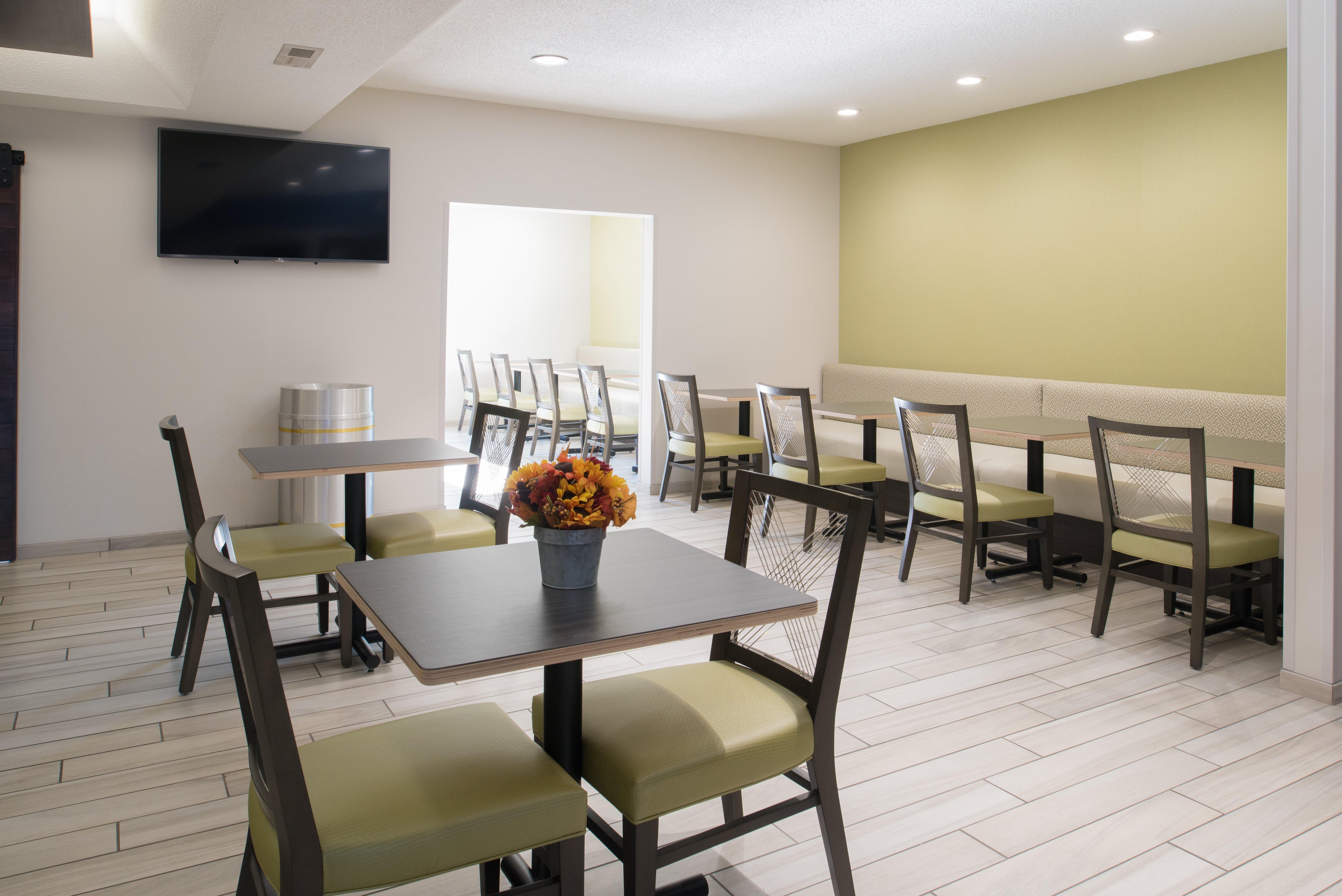 Holiday Inn Express Hotel & Suites Burlington By Ihg Kültér fotó