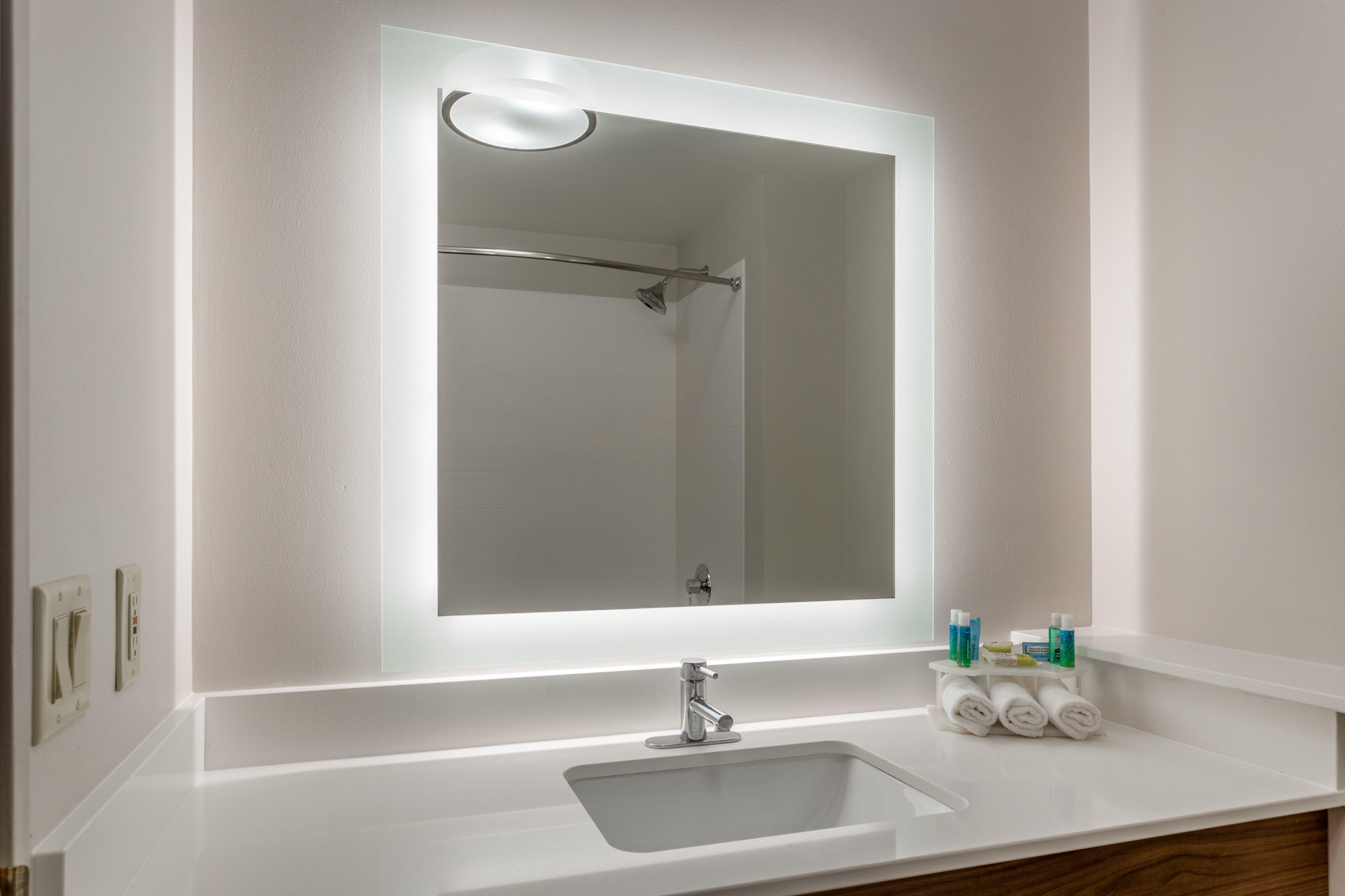 Holiday Inn Express Hotel & Suites Burlington By Ihg Kültér fotó