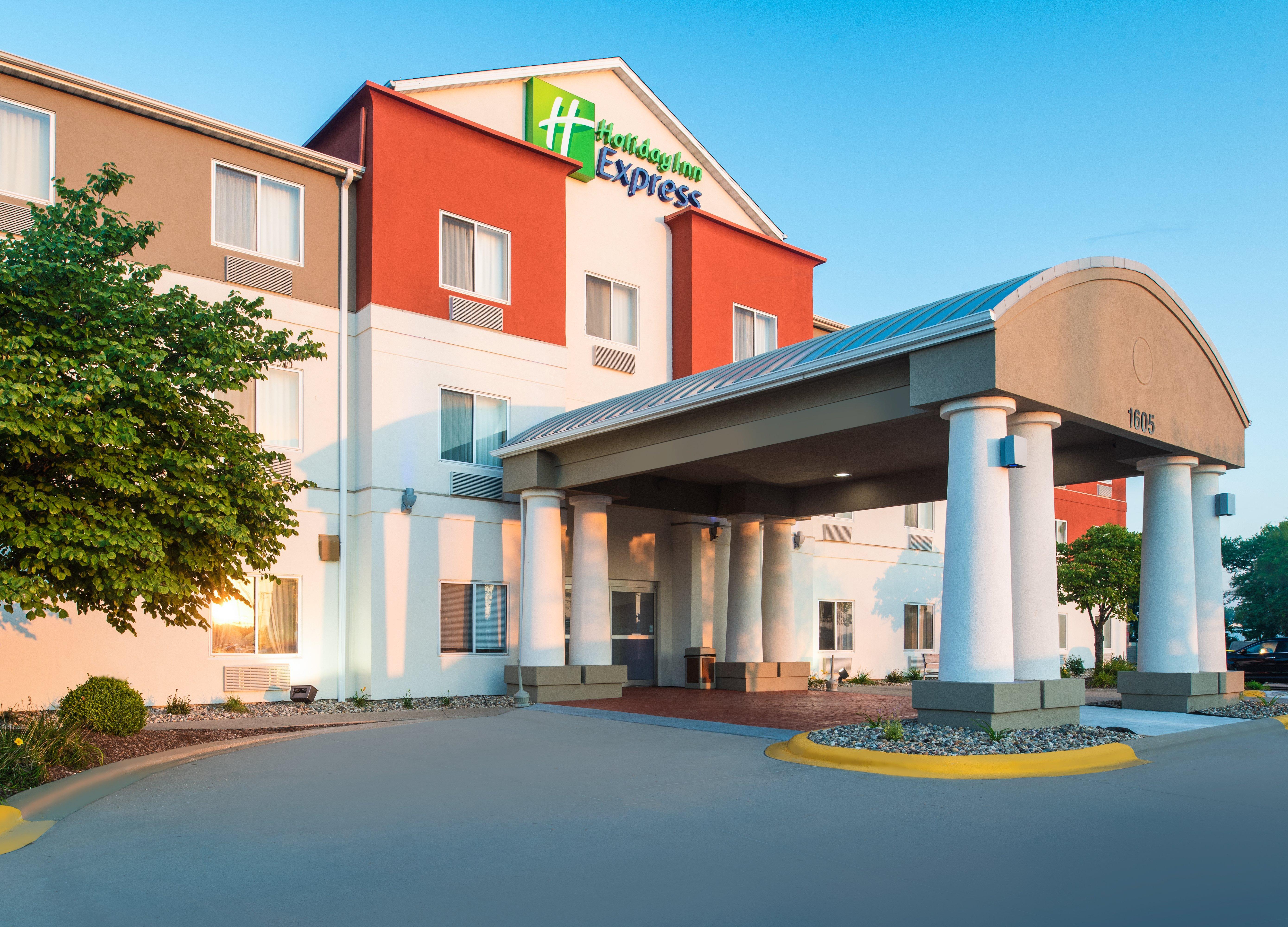 Holiday Inn Express Hotel & Suites Burlington By Ihg Kültér fotó