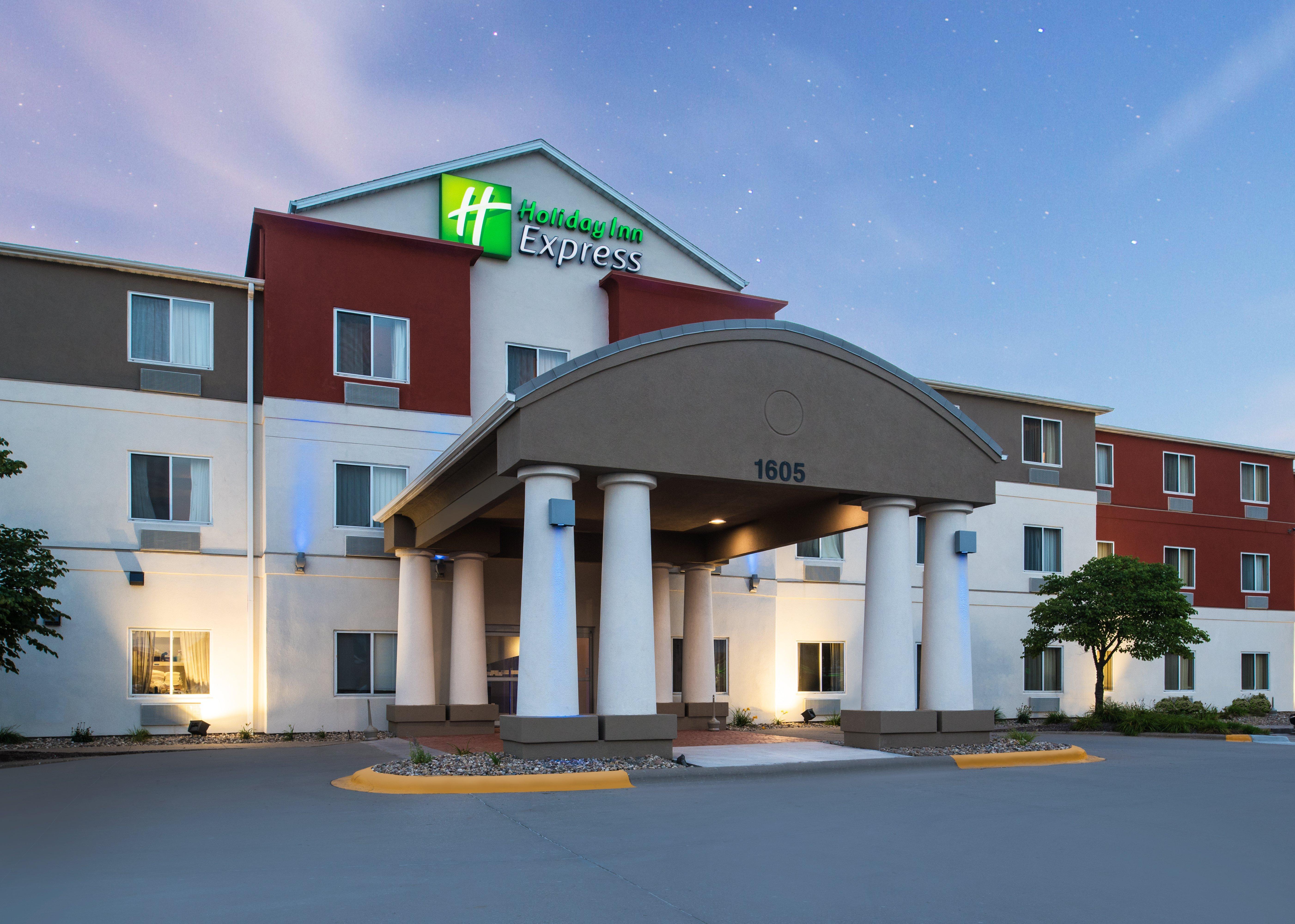 Holiday Inn Express Hotel & Suites Burlington By Ihg Kültér fotó