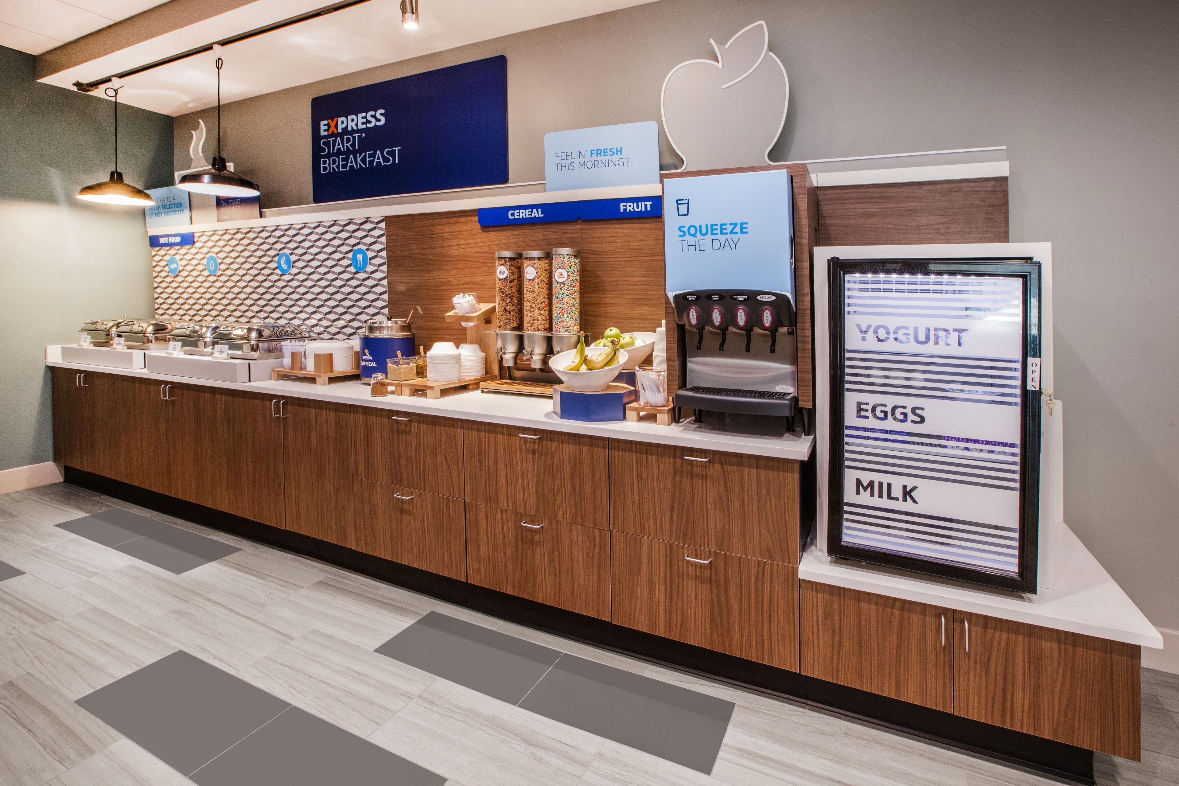Holiday Inn Express Hotel & Suites Burlington By Ihg Kültér fotó