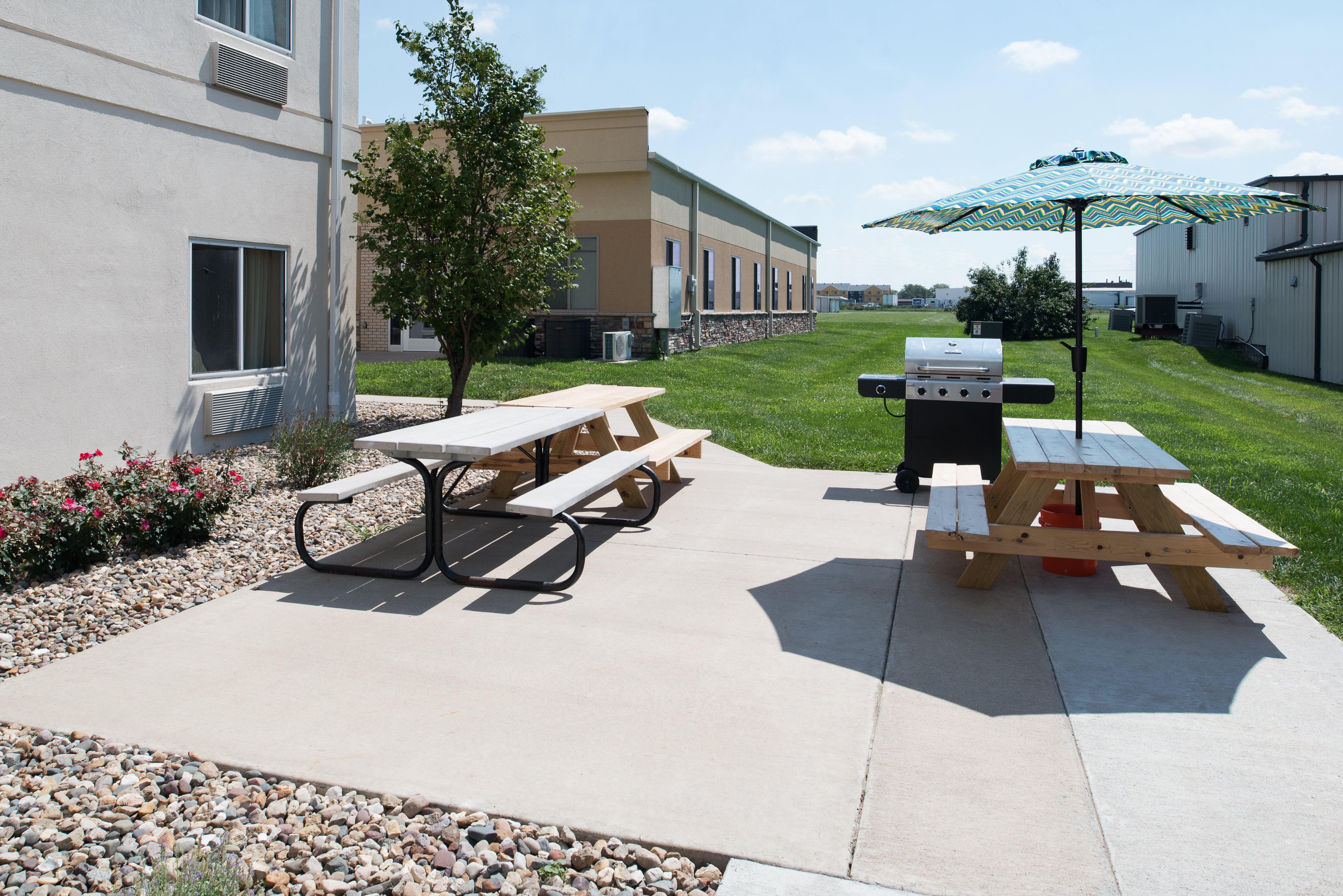 Holiday Inn Express Hotel & Suites Burlington By Ihg Kültér fotó