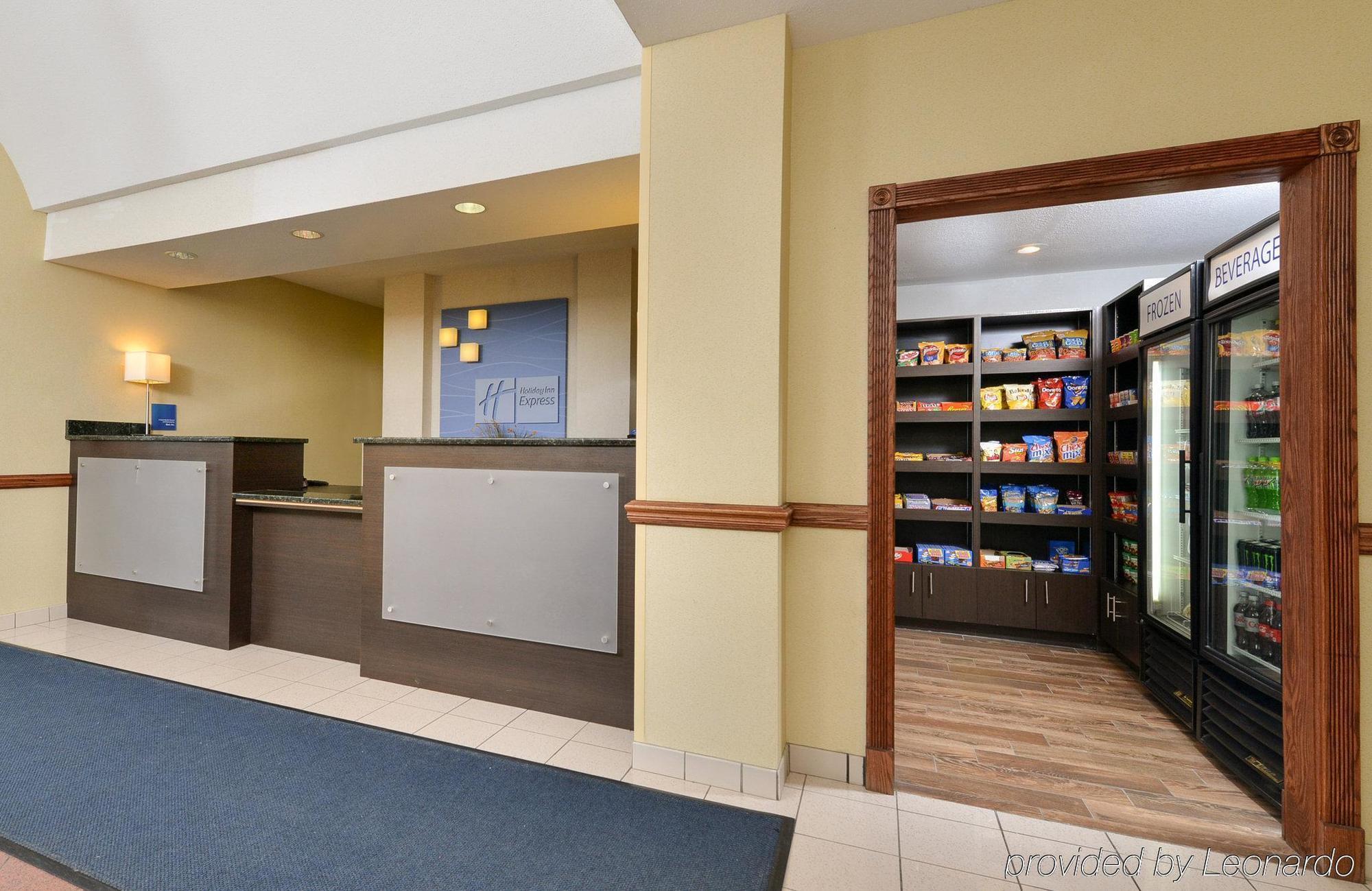 Holiday Inn Express Hotel & Suites Burlington By Ihg Kültér fotó